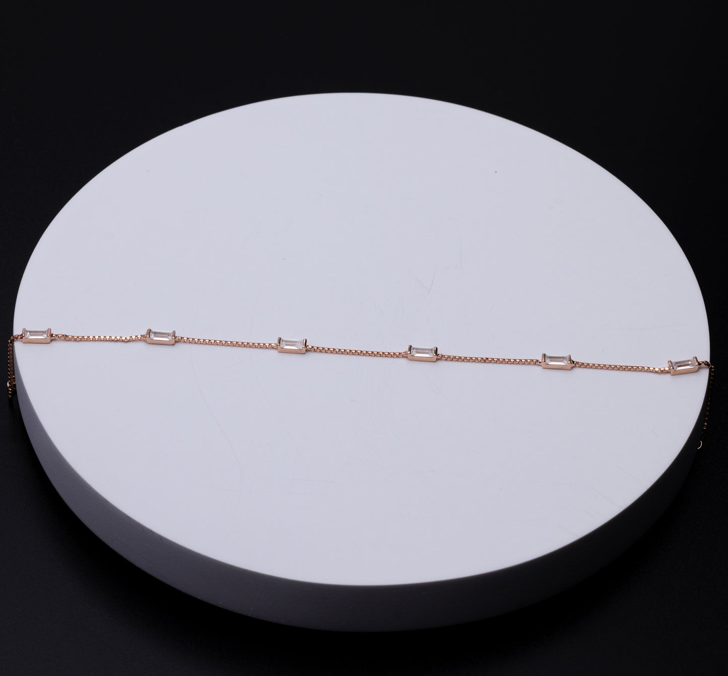 The chain of diamonds