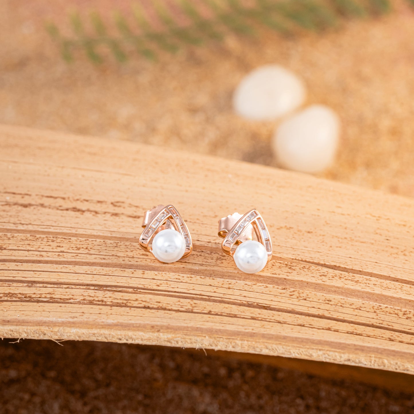 Pearl Élan Studs