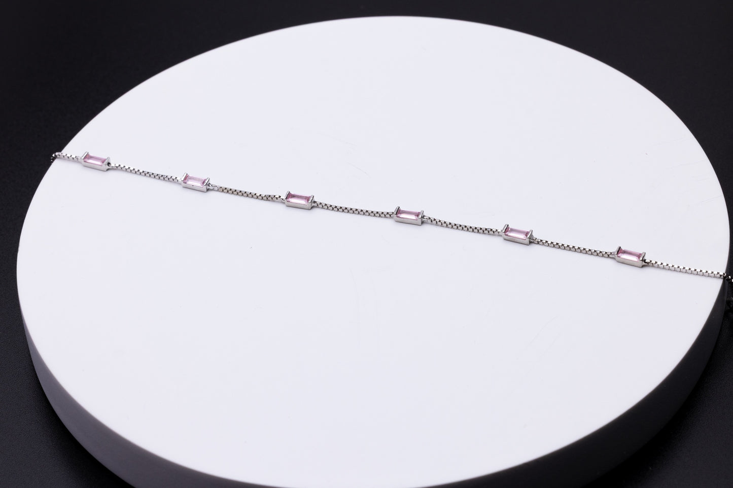 The chain of diamonds