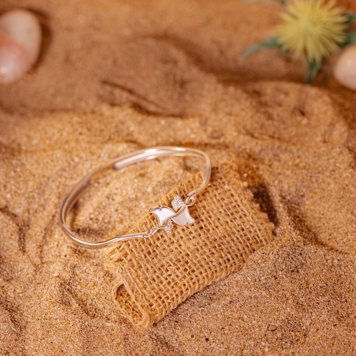Petal MOP Bracelet