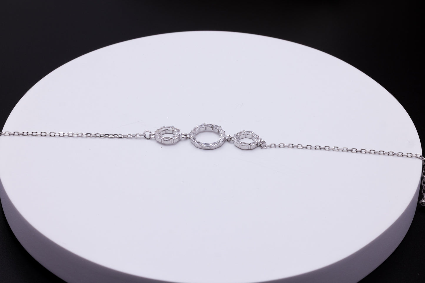 Loop of Diamonds