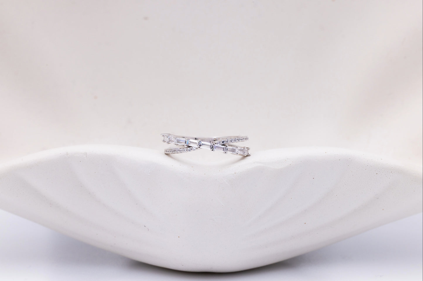 Baguette & Pavé Infinity Band