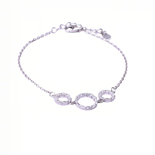 Loop of Diamonds