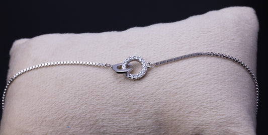 The Interlocked Bracelet