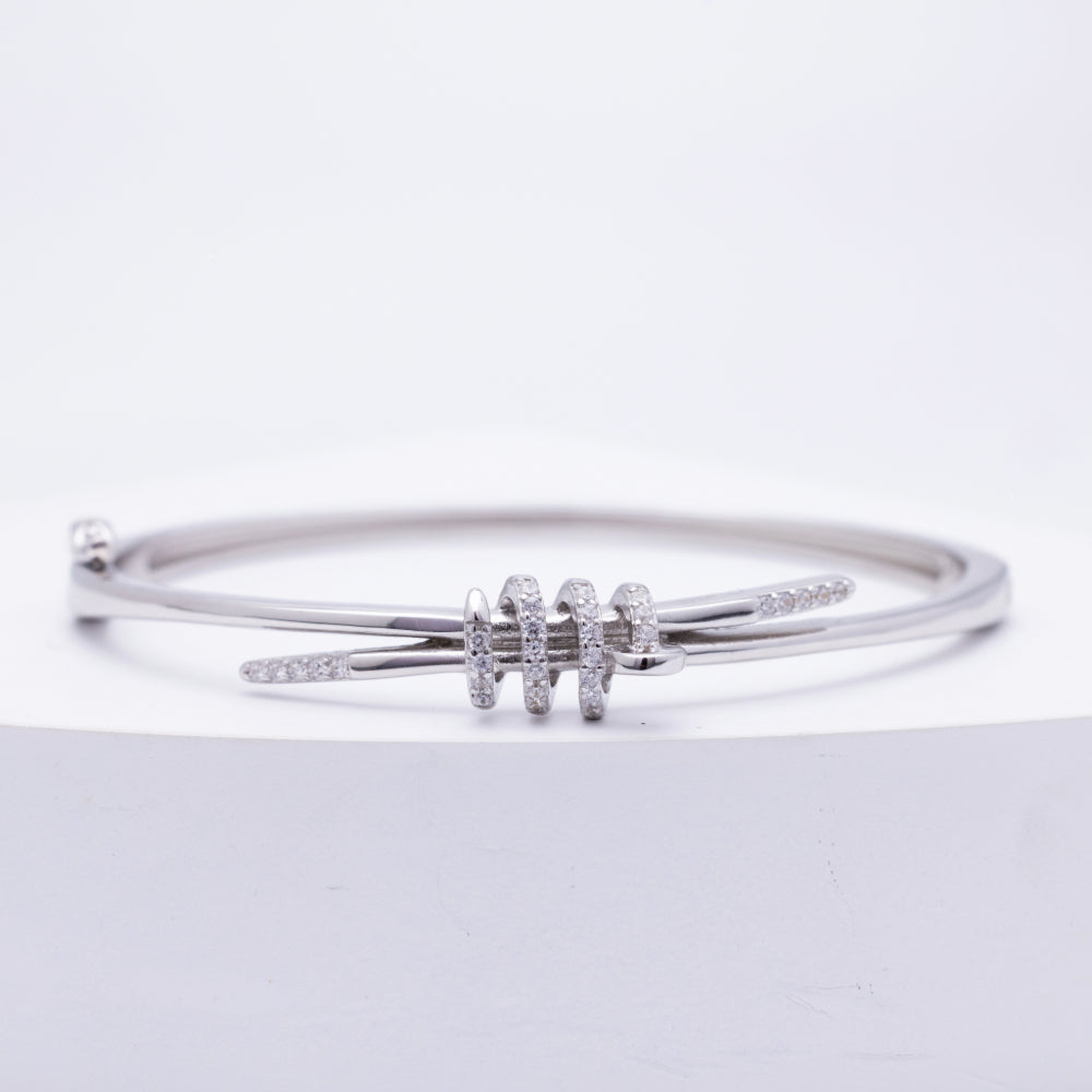 Helix Needle Cuff