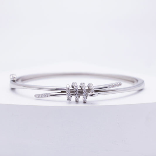Helix Needle Cuff