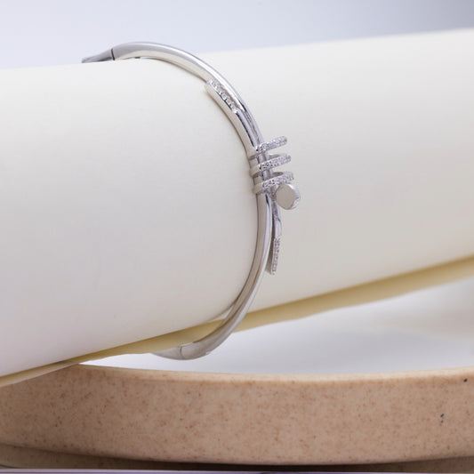 Helix Needle Cuff