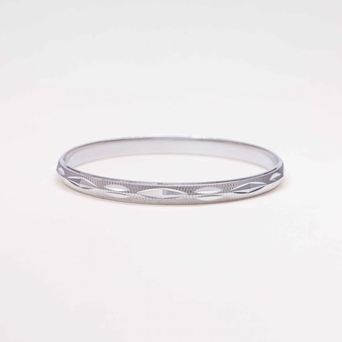 Prism Cut Kada